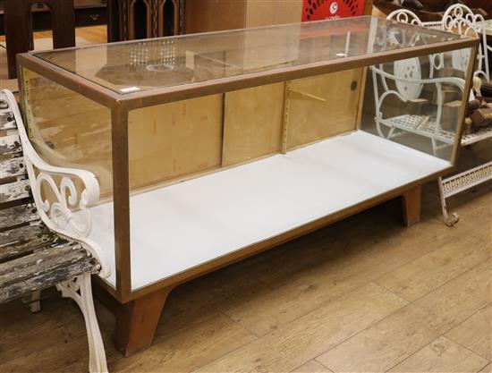 A shop display cabinet W.178.5cm